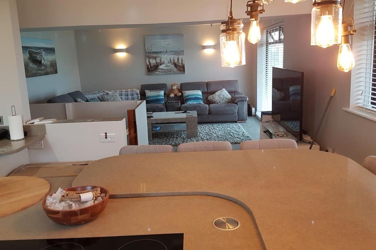 3 Bedroom Deganwy Sea View Beach House Ll31 Eksteriør bilde